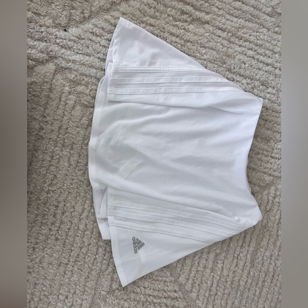White adidas tennis skirt never worn brand new